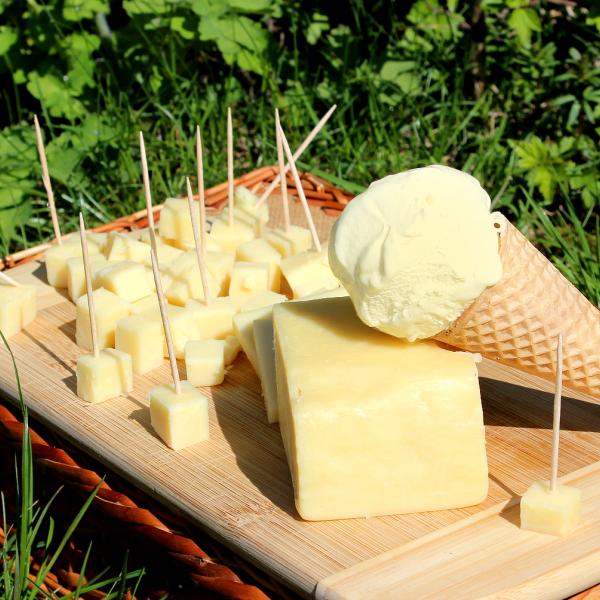 Дегустация мороженого с сыром "Čedars"